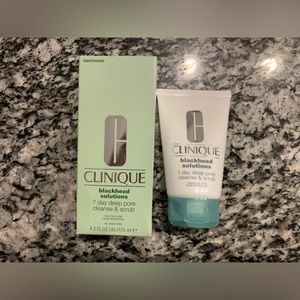 Clinique black head solutions 7 day deep poor cleanse and scrub
